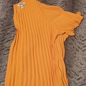 Yellow short sleeve dress shirt